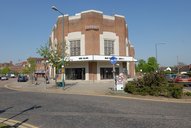 2009 Broadway exterior