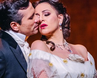 La Traviata-13-01-17-ROH-224 SERGEY ROMANOVSKY AS ALFREDO GERMONT, JOYCE EL-KHOURY AS VIOLETTA VALÉRY © ROH. PHOTO BY TRISTRAM KENTON_Lores
